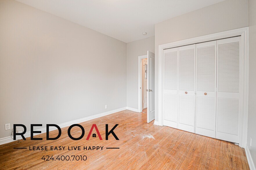 Building Photo - 109 S Sycamore Ave