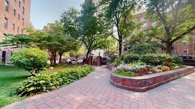 Building Photo - 105-20 66th Ave