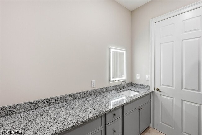 Building Photo - 25820 Creekbend Dr
