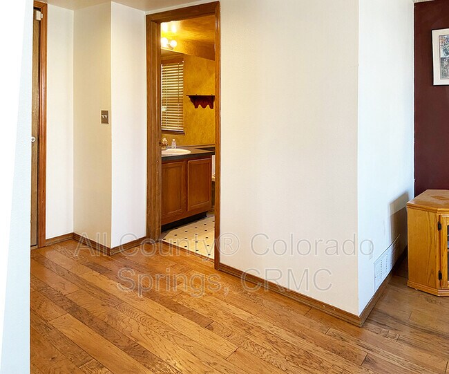 Building Photo - 1378 Grass Valley Dr