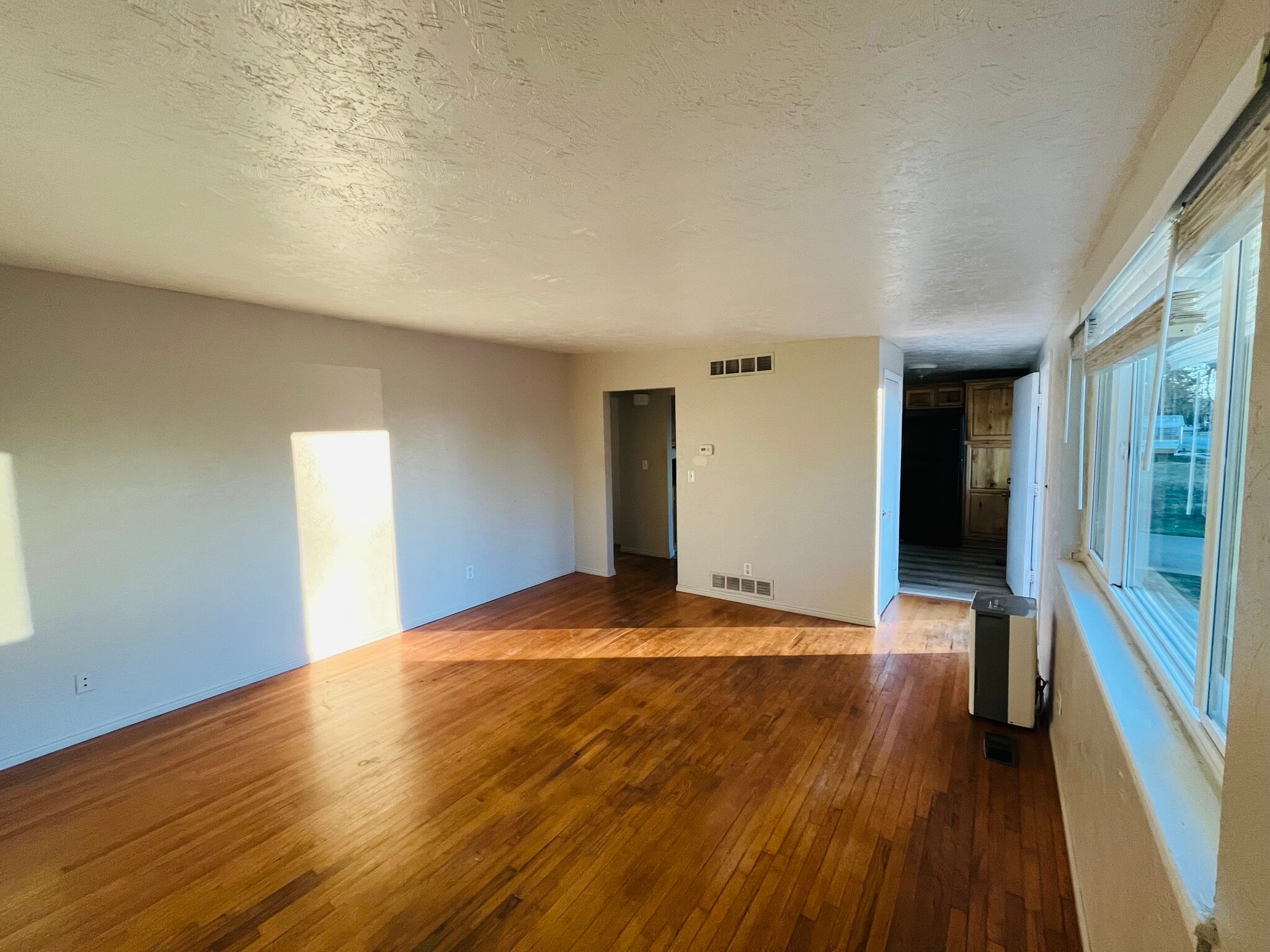 Building Photo - 5760 S 2700 W