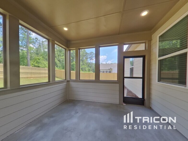 Building Photo - 77 Mayhaw Pt