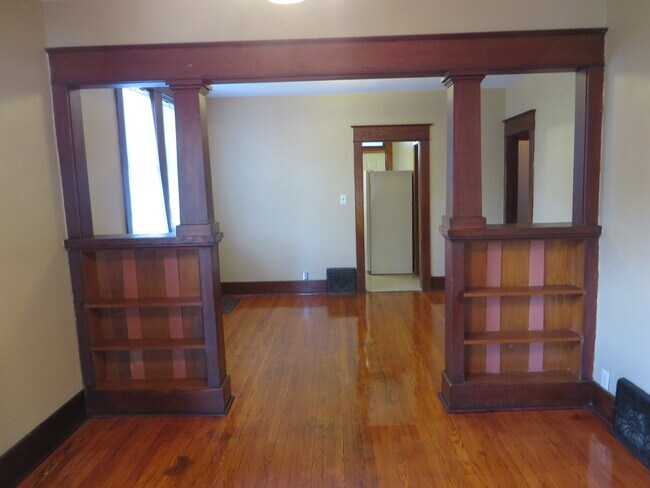 Building Photo - 1117 Nelson St