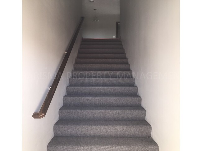 Building Photo - 3 BD, 2 BA IN TEA! LOCATION! LOCATION! LOCATION! AMENITY FILLED, PET FRIENDLY TOWN HOME!