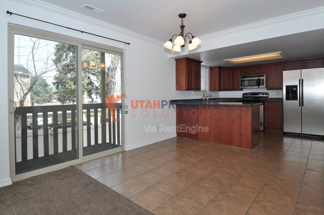 Building Photo - 887 Cedar Pine Ct