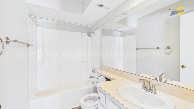 Building Photo - 1717 S Cypress St