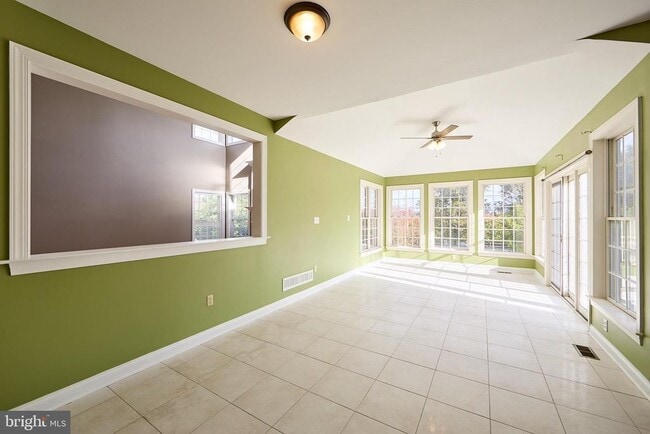 Building Photo - 1401 Hampstead Ct