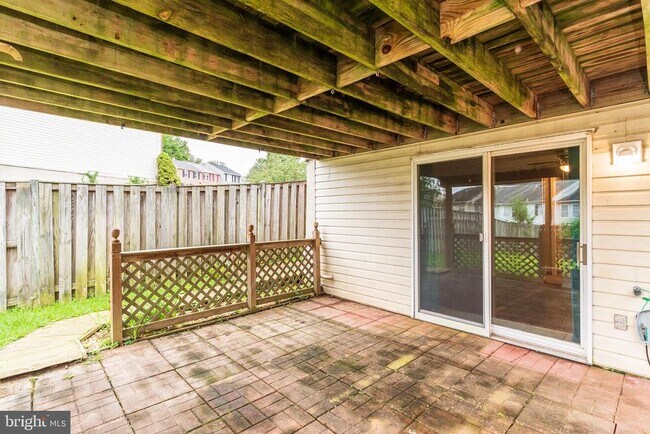 Building Photo - 3348 Raccoon Ct