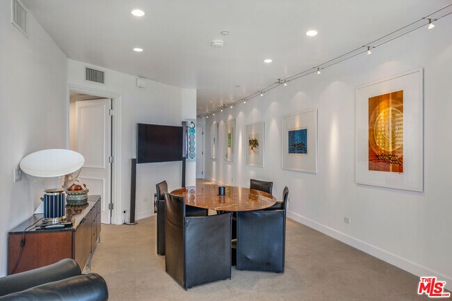 Building Photo - 701 Ocean Ave