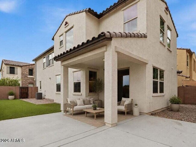Building Photo - 1942 S Sycamore Pl