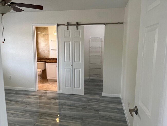 Building Photo - 103 Yacht Club Way