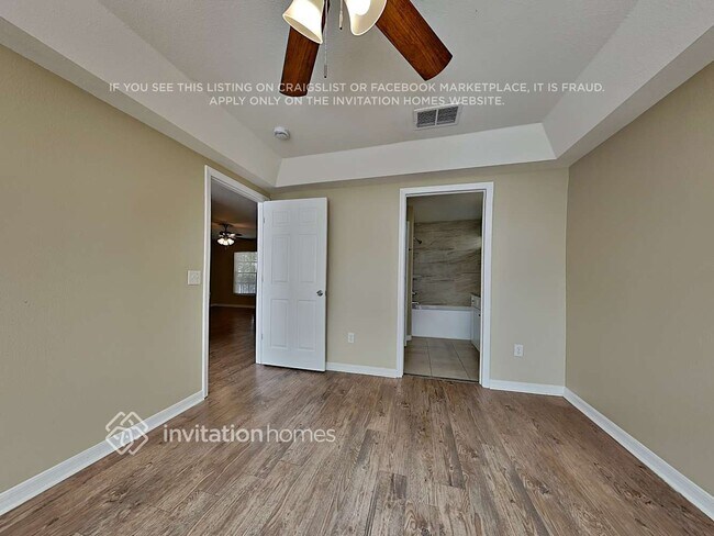 Building Photo - 5803 Meadowpark Pl