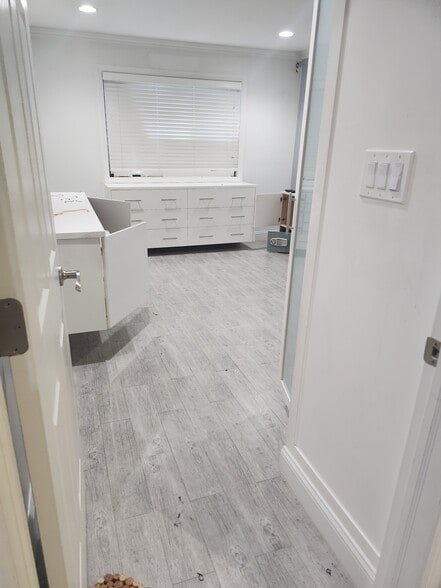 Building Photo - 603 55th St