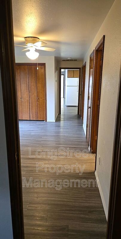 Building Photo - 615 SE Chicago St