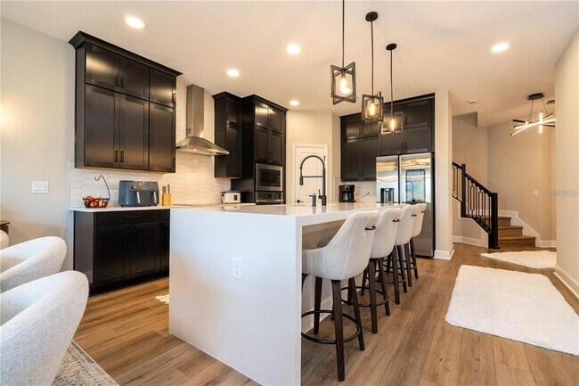 Building Photo - 5090 Shady Pnes Dr