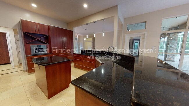 Building Photo - 7911 Vineyard Lake Rd N