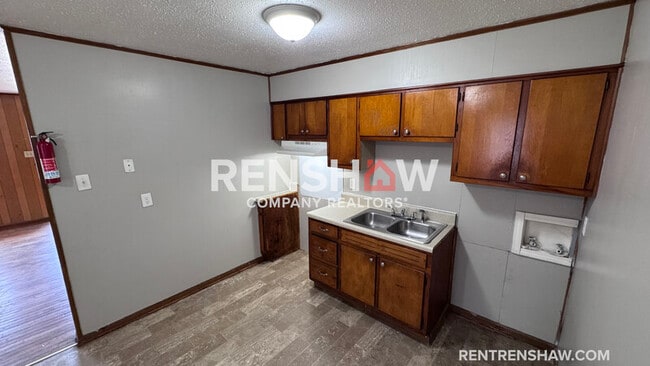 Building Photo - 92-E Navy Dr