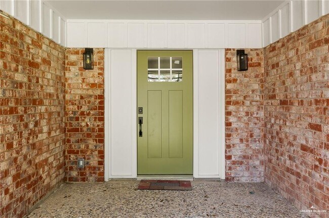 Building Photo - 18 Santa Fe St