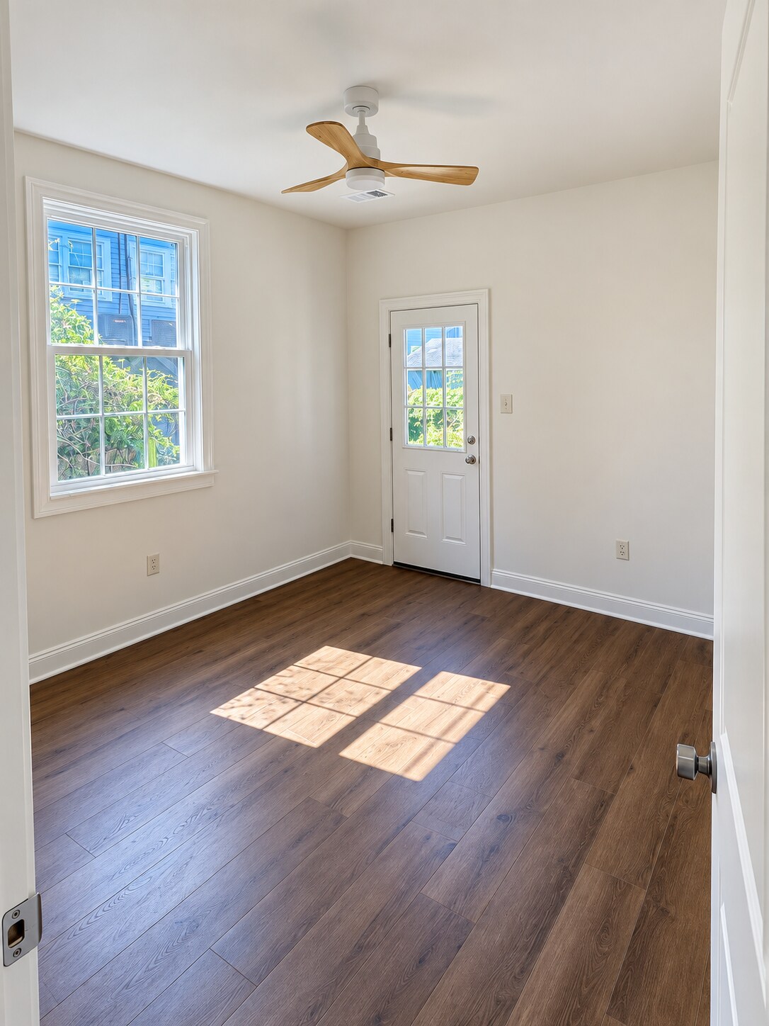 Building Photo - 2118 Onzaga St