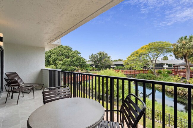 Building Photo - 600 Neapolitan Way