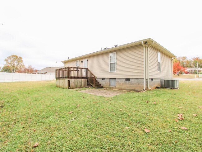 Building Photo - Nice Rental in Athens City!