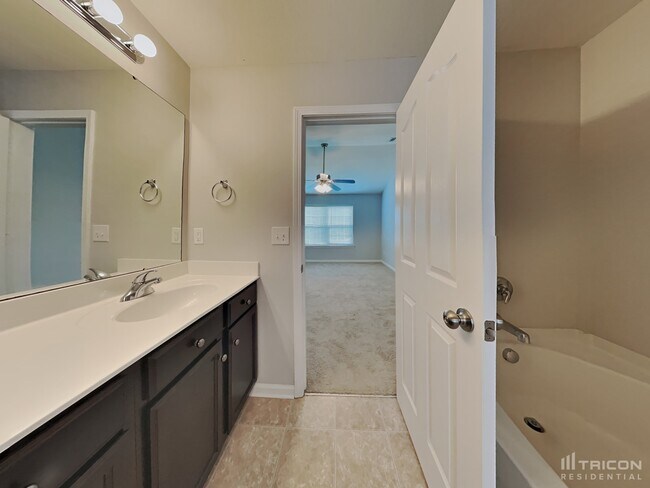 Building Photo - 4312 Houldsworth Dr