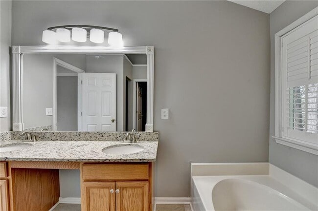 Building Photo - 5229 Pine Branch Ct