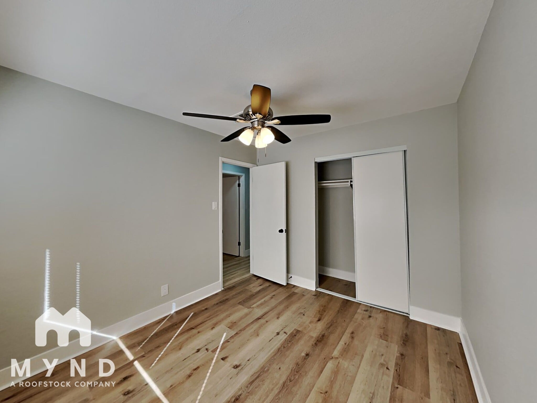 Building Photo - 3112 E Vegas Valley Dr