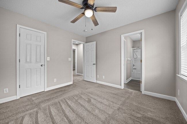 Building Photo - 3 Bedroom Duplex in Lillington