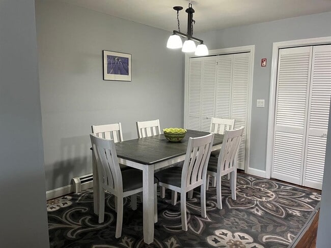 Building Photo - 313 Springbrook Cir