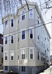Building Photo - 96 Penn St