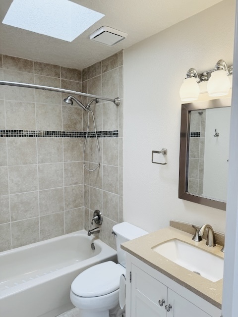 Building Photo - 6936 Black Pine Pl NE