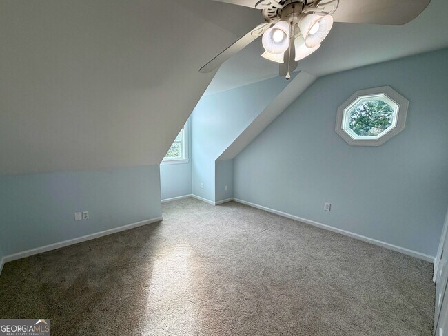 Building Photo - 292 Alexanders Ct