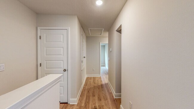 Building Photo - 3 bed 2.5 bathroom townhome in Santa Rosa Beach