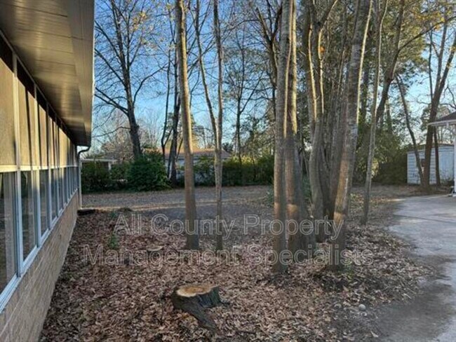 Building Photo - 108 Oak Ln