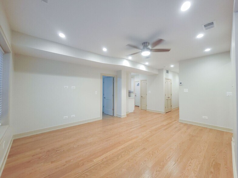 Building Photo - 3525 N Broadway St