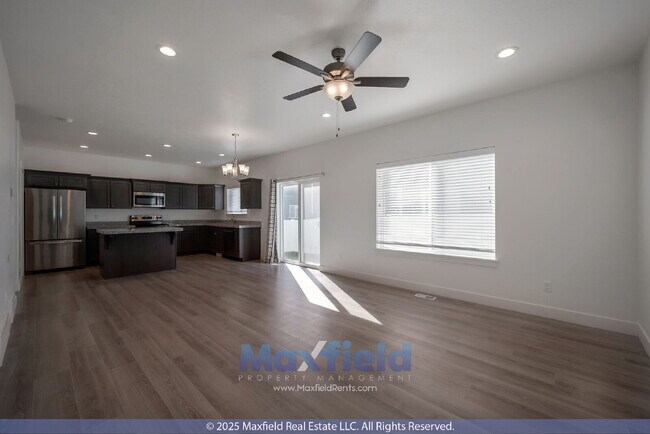 Building Photo - LEASE SPECIAL ! 4BD 3.5BTH 2GAR Home in Eagle Mountain