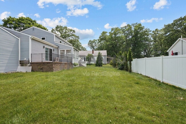 Building Photo - 40 Olney Ave