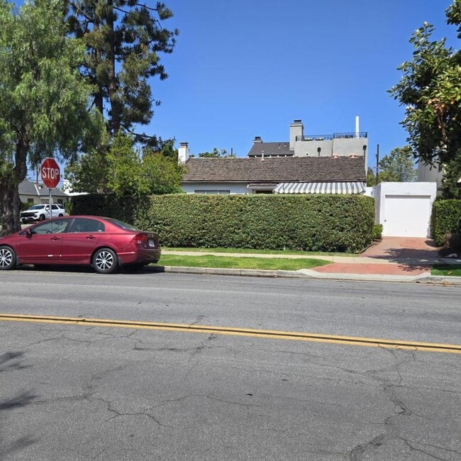 Building Photo - 676 J Ave