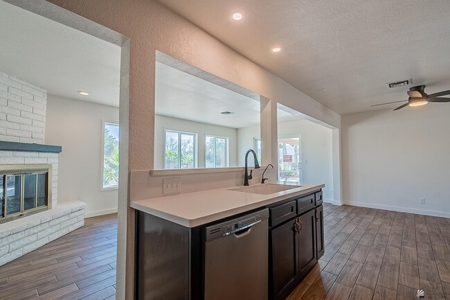 Building Photo - 12175 S Ironwood Dr