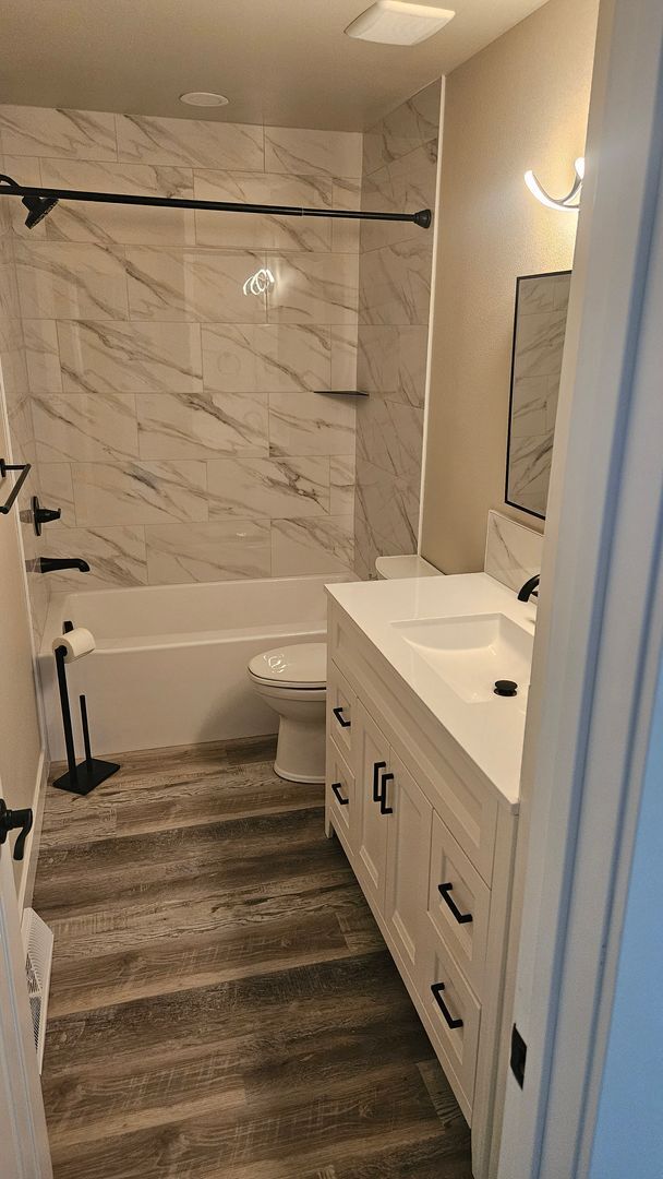 Building Photo - 3 Bedroom Cozy Remodeled Home