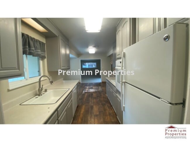 Building Photo - 457 Ilo Ln