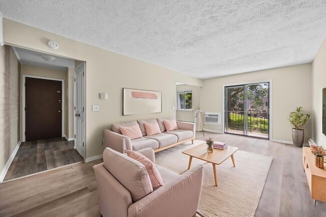 Building Photo - 18 Stenwick Dr