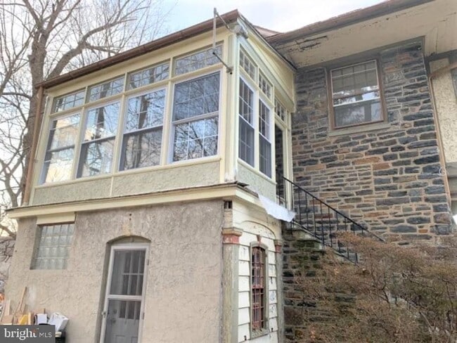 Building Photo - 2 E Montgomery Ave
