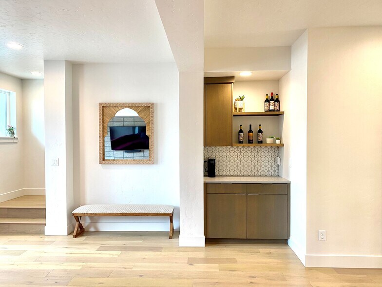 Building Photo - 3013 S Honeycomb Way