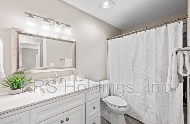 Building Photo - 2050 N Calvert St