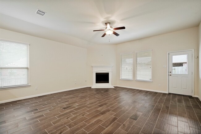 Building Photo - 1403 Holly Chase Dr