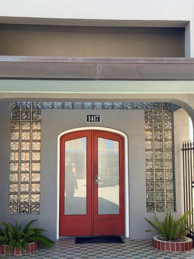 Building Photo - 1417 23rd Street Rear