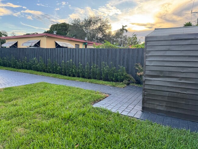 Building Photo - 8366 SW 37th St