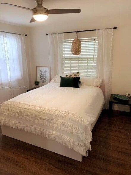 Building Photo - 328 SW 12th Ave